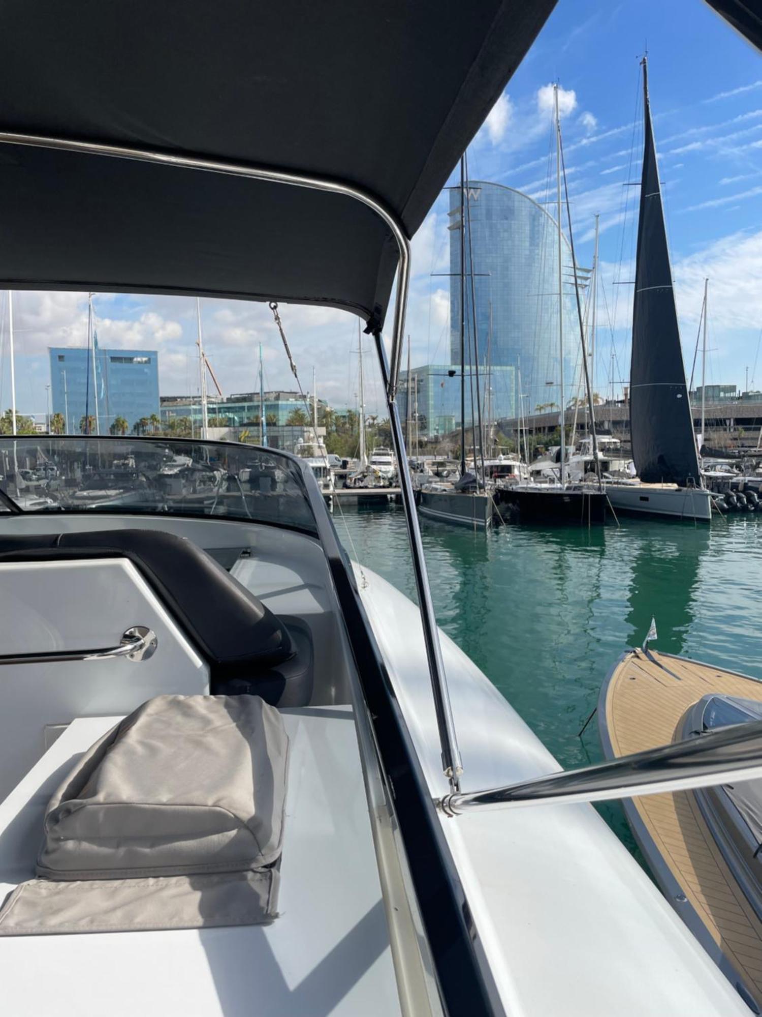 Отель Motoryacht 21 Avec Equipage Барселона Экстерьер фото
